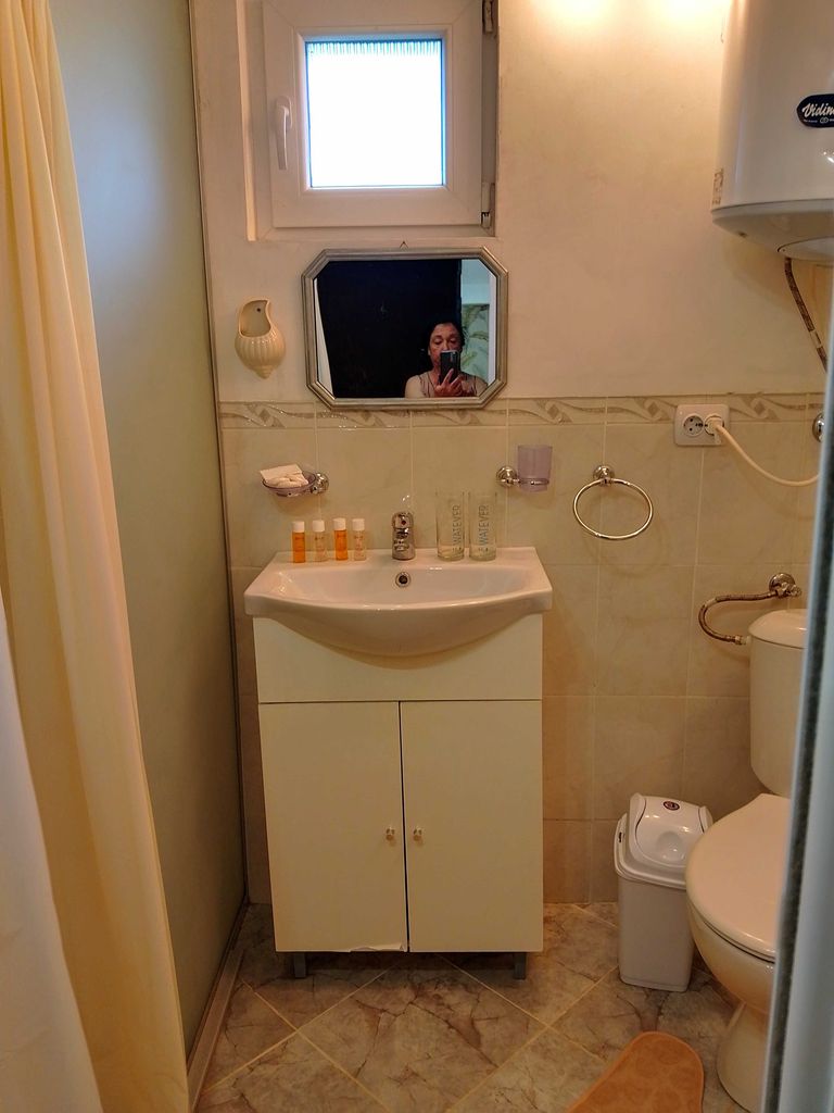 Дава се под наем Къща в Хисаря - 100 кв.м за 122.4 € - Снимка #2