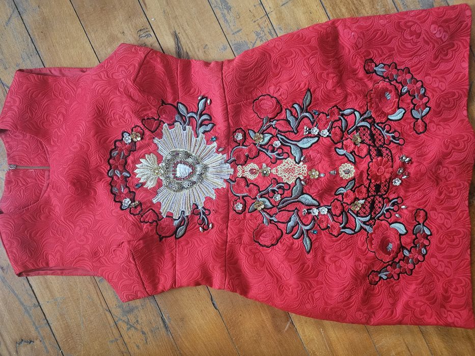 Дамска рокля бродерия