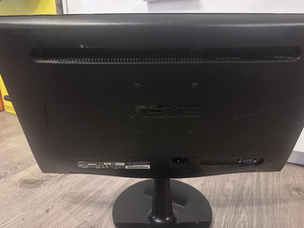Монитор ASUS VS197 18,5 инча