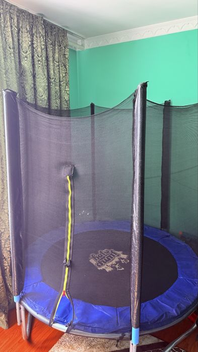 Продаются почти новый батут