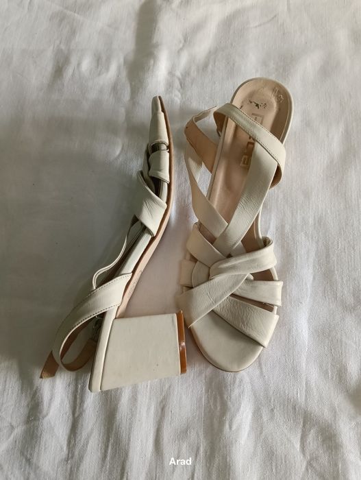Sandale din piele marca Peca