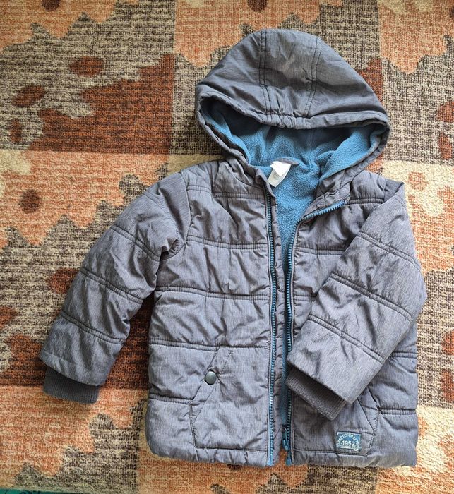 Продавам детски якенца размер 92