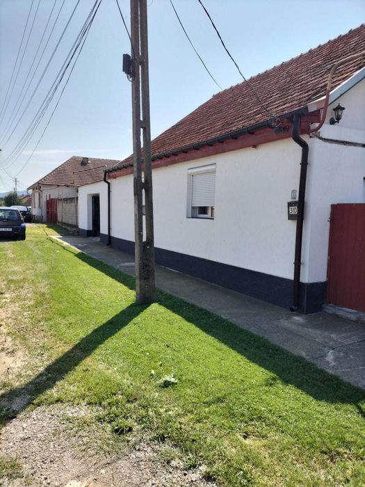 Vand casa renovata sau schimb cu apartament zona centrala + diferenta