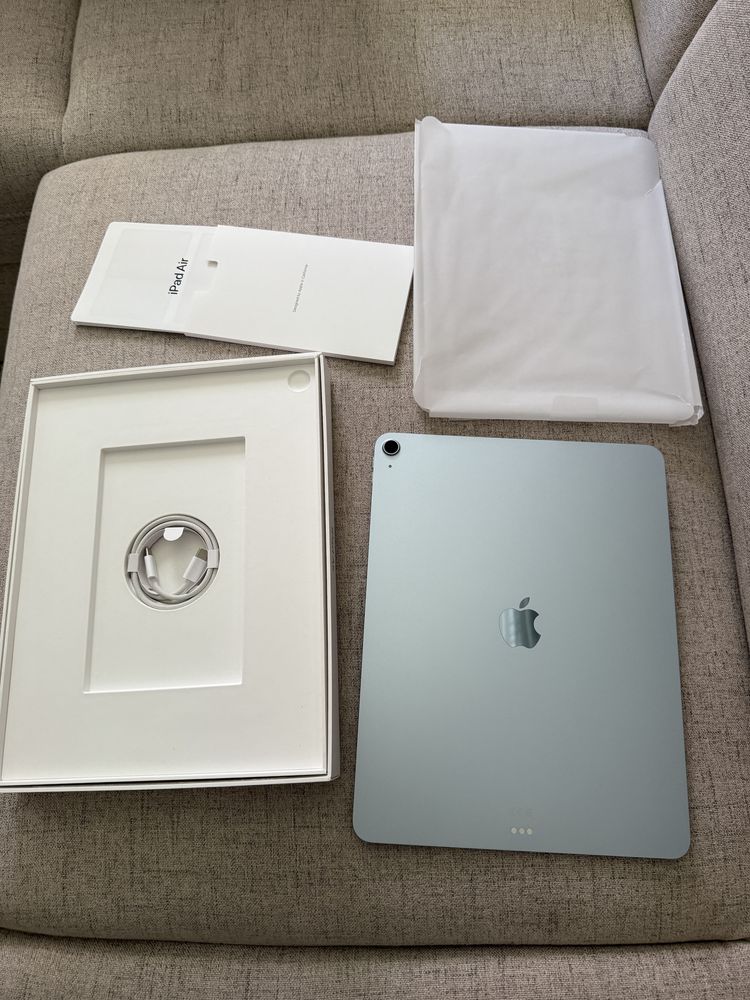 Apple ipad air 13”, M3, 256gb wifi, blue , nou