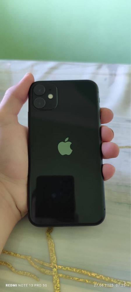 Apple 11,  128гб