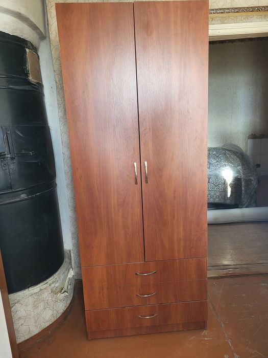 Продам недорого шкаф