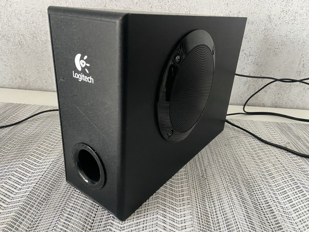 Буфер С Колони Logitech S220 2.1