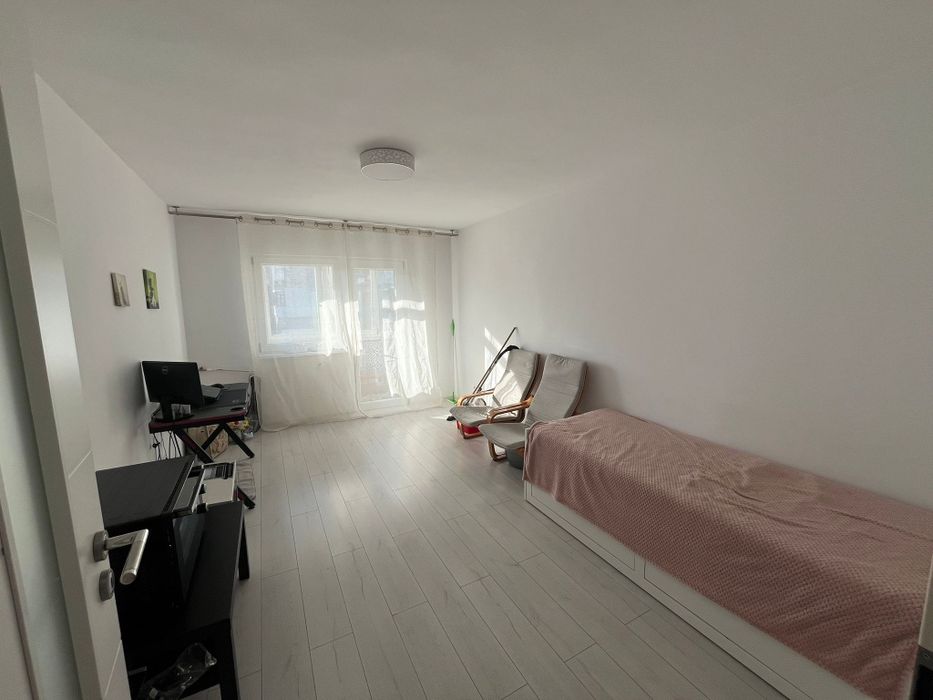 Apartament 2 camere bloc cub Cameliei.