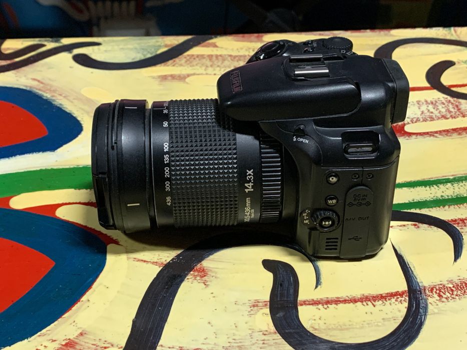 Fujifilm S200EXR 12 MP Мегапиксела 14.3 x Super Zoom Digital Camera