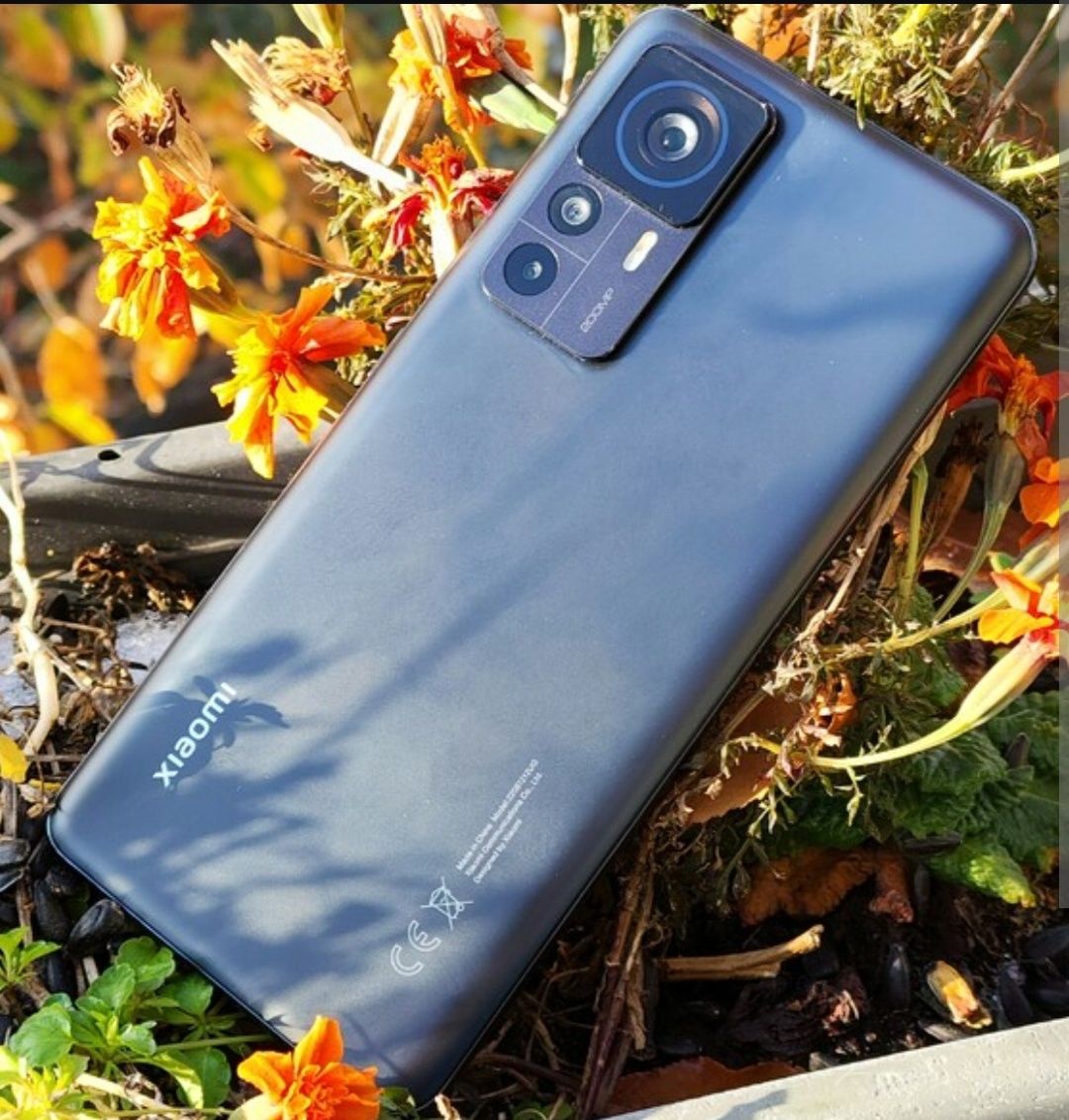 Xiaomi 12T Pro 12+4gb-16 RAM HARMAN KARDON Нов