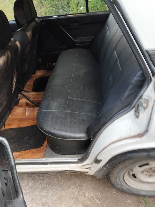 Автомобил Лада 2105