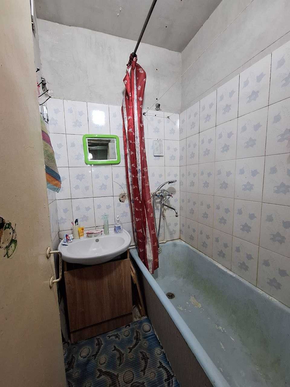 Продается 4 комнатная квартира на 4 этаже в 4 этажке Нихи