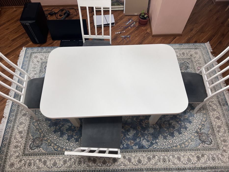 Стол и стулья комплект