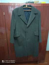 Продается мужское классическое пальто