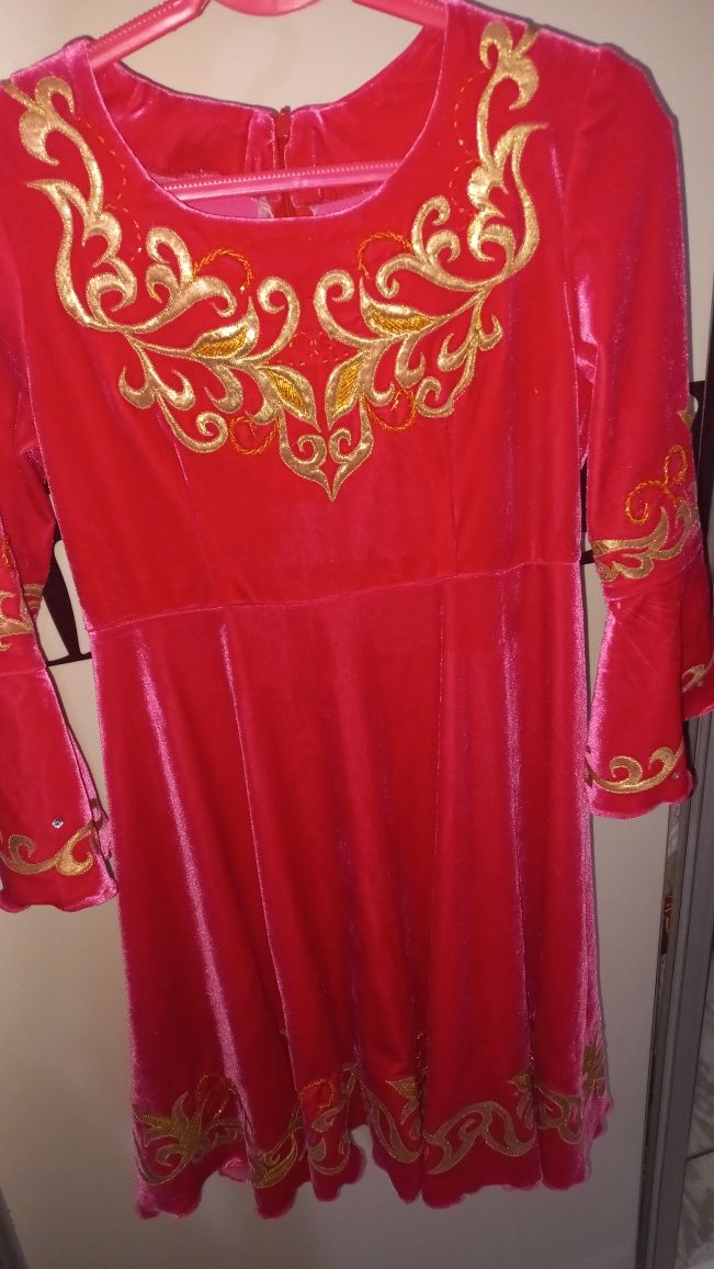 Продам национальные казахские платья ,костюмы