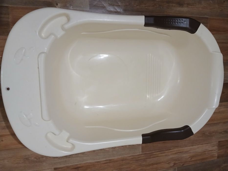 Продается ванночка на фото