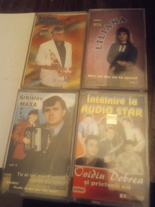 Vind casete cu muzica