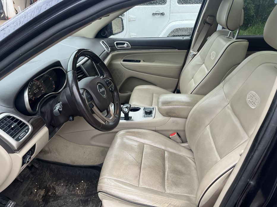 Продавам Jeep Grand Cherokee WK2 3.0 на части