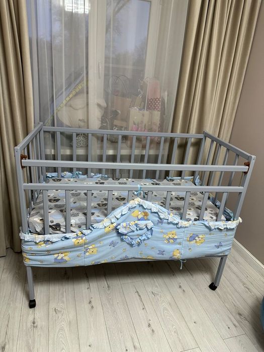 Детская кроватка