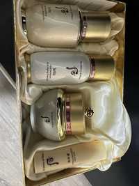The History of Whoo Anti aging essence