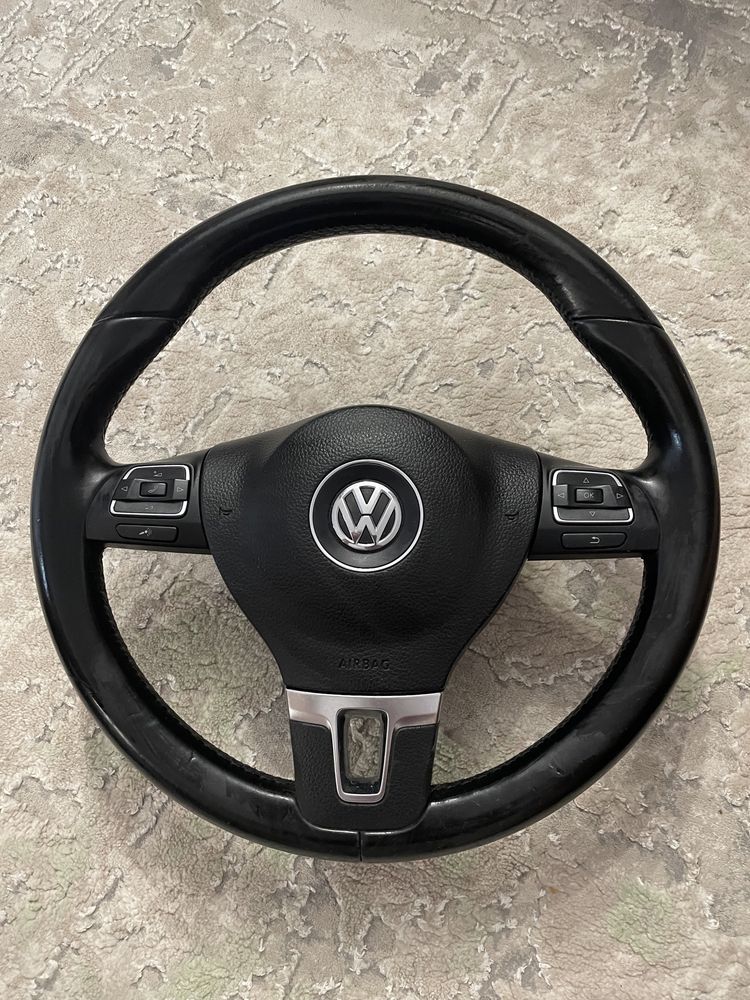Vând Volan vw/Passat/golf