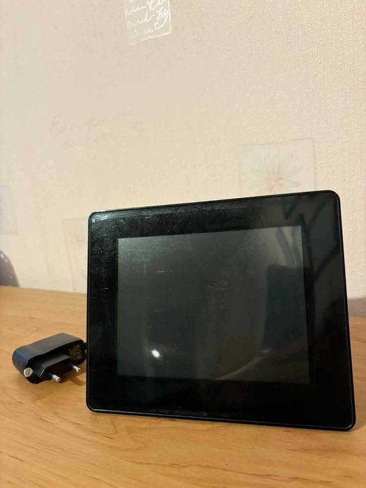 Дигитална фоторамка Serioux SmartArt SA700LED, 7", Черна