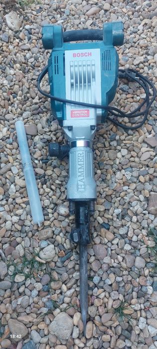 Inchiriez picamer demolator Bosch