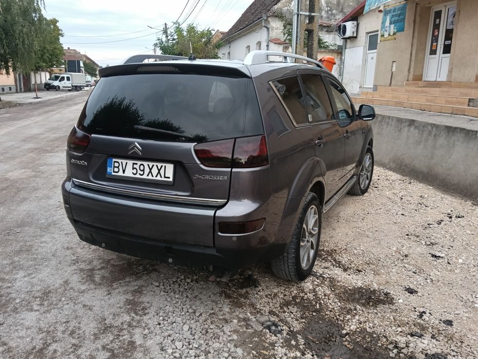 Vand Citroen C-Crosser / 4x4 / 7 Locuri
