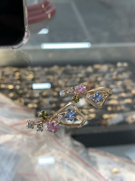 Золото серьги ЖанТаС ломбард г.Астана