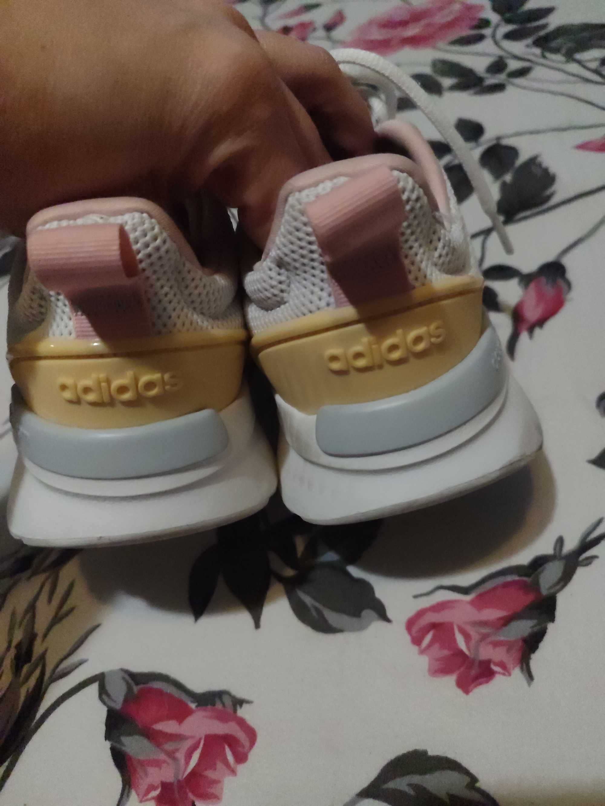 Маратонки adidas