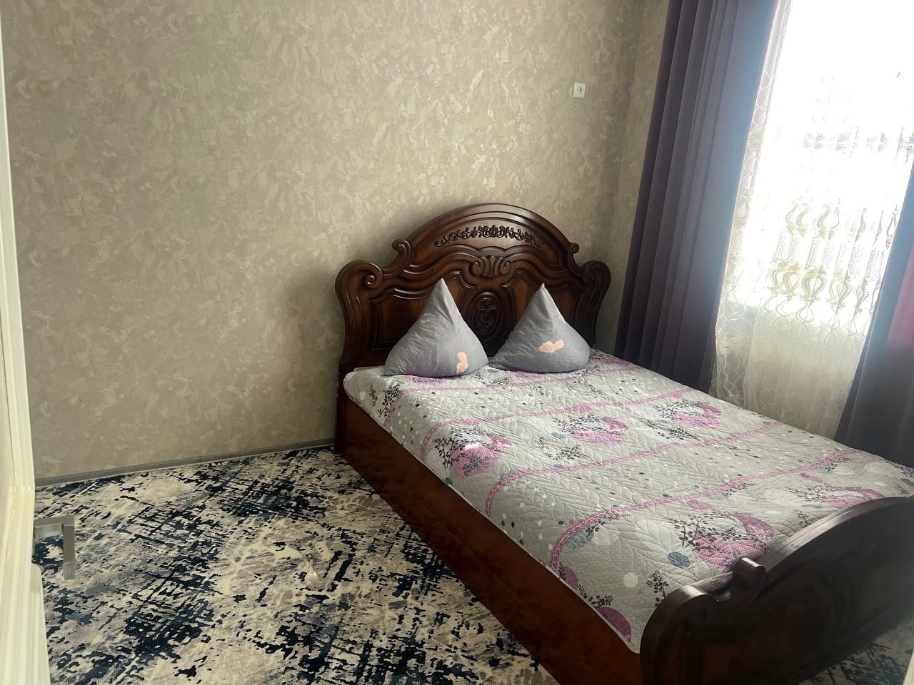 Barcha  qulayliklarga ega 3 xonali uy ijaraga beriladi