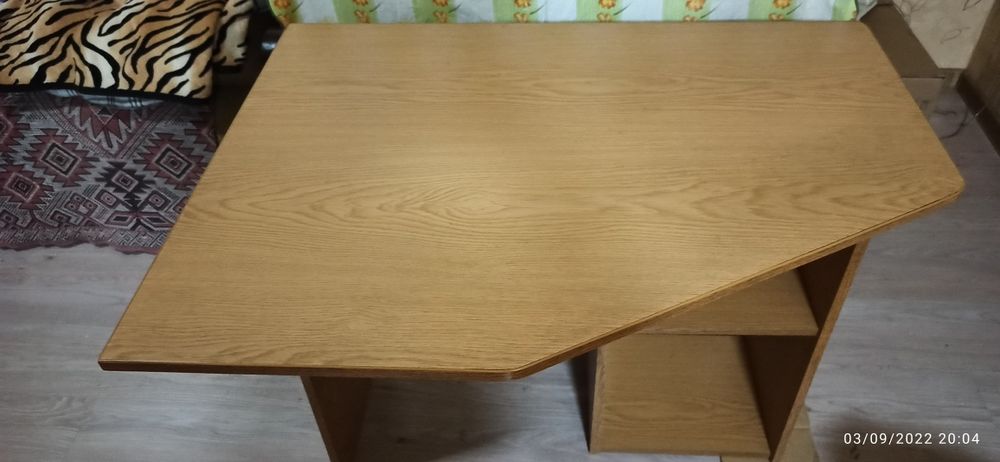 Компактный рабочий стол продам