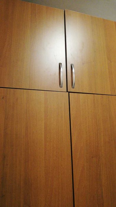 Трикрилни гардероби с надстройки. Цена 200лв за брой.