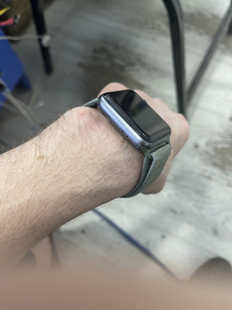 Apple Watch series 3 42mm Space Gray
