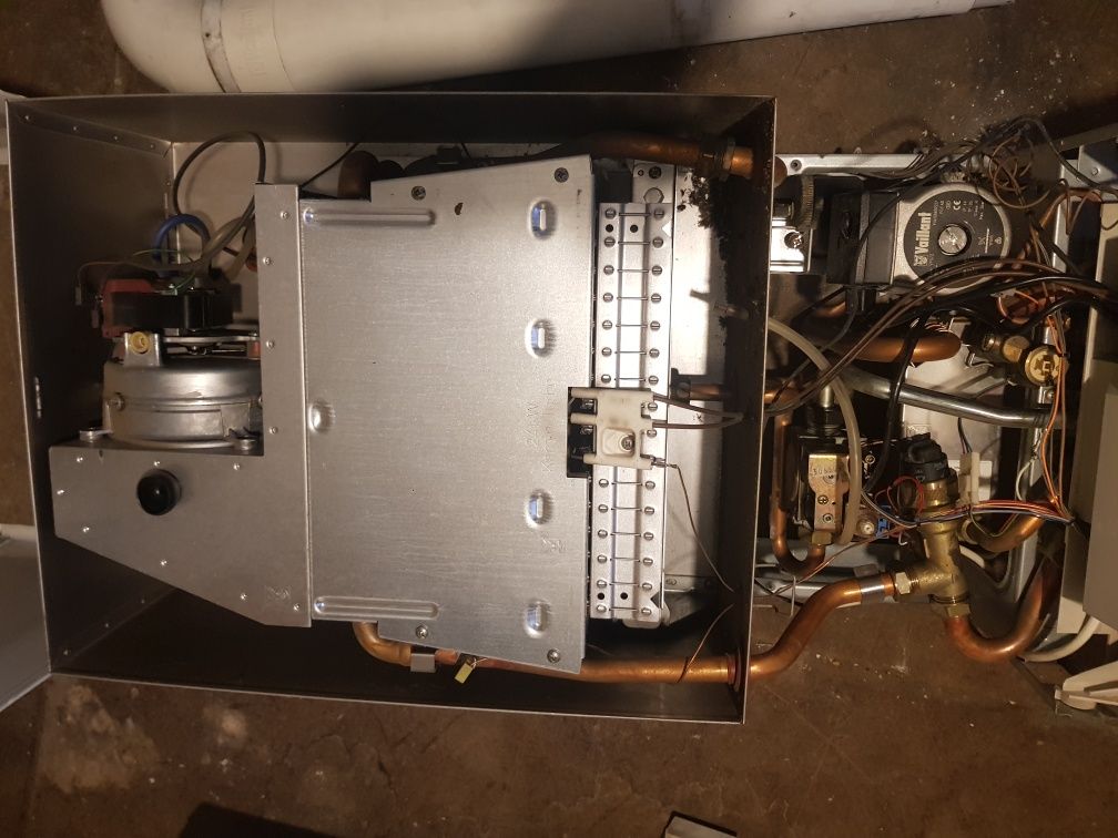 Centrala termica Vaillant defecta pe gaz 24 kW