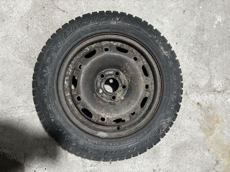 Продам б/у шины зимнии.