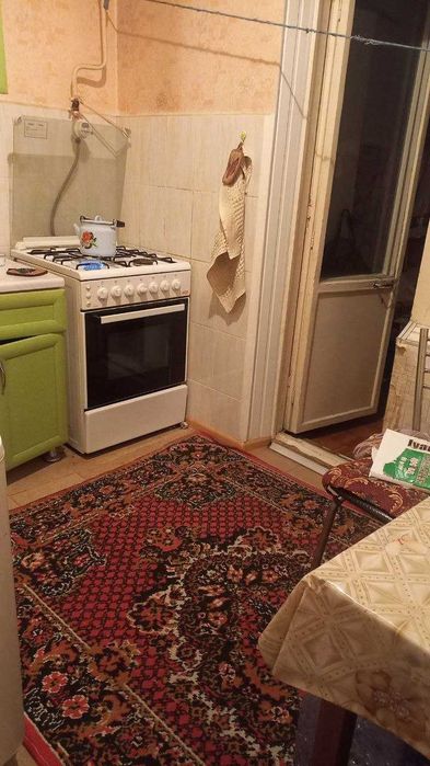 Сергели 3 2/1/5 квартира чистая,балкон 2х6,не торец,56м²