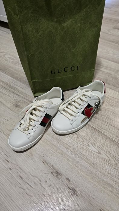 Vând adidasi Gucci