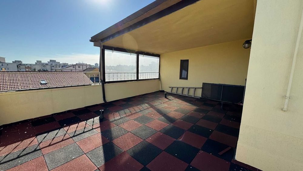 Apartament in Vila - Constanta 1000 mp construiti si 1000 mp teren