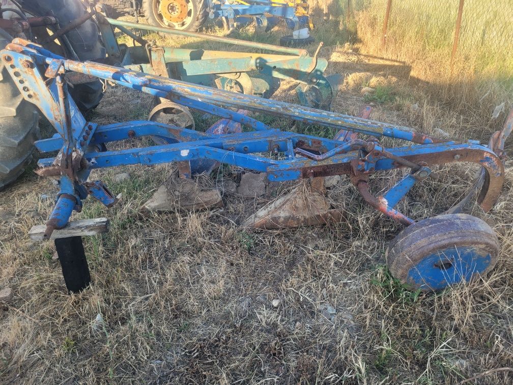 Tractor U850 și U650 cu motor de saviem