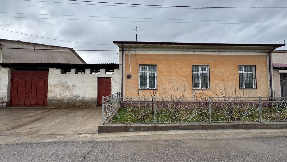 Намунали ховли уй сотилади