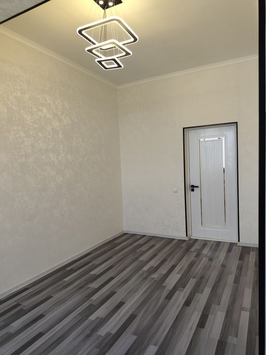 3 xonali 80 m2 navastroyka kvartira.