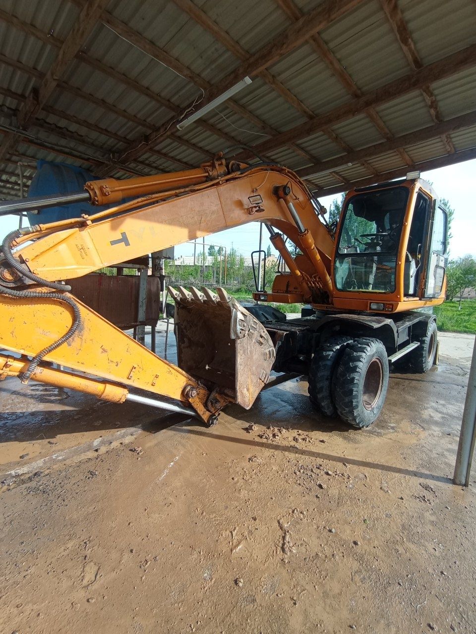 Eskavator Hyundai 1300WM