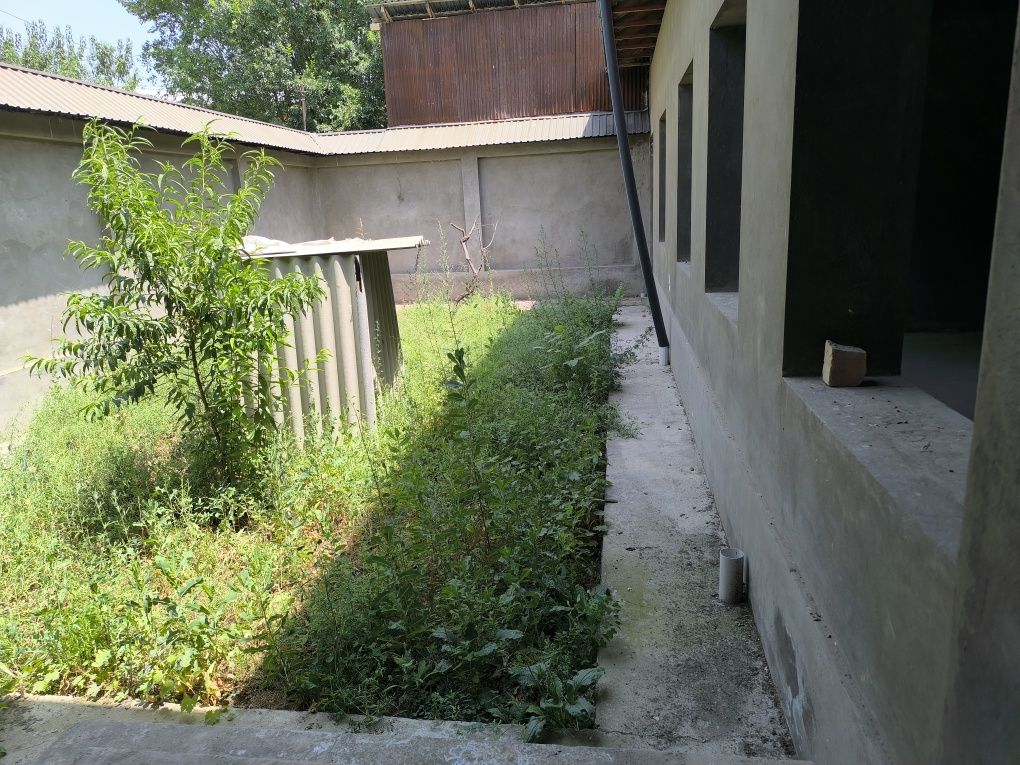 Qibray sanatoriyada 8 sotuk uchaska sotiladi