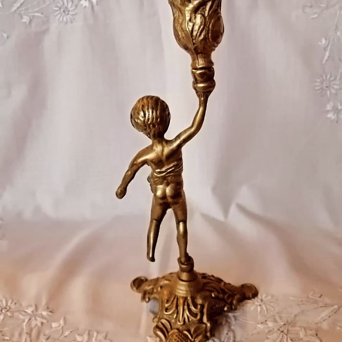 Месингов свещник и бижутера