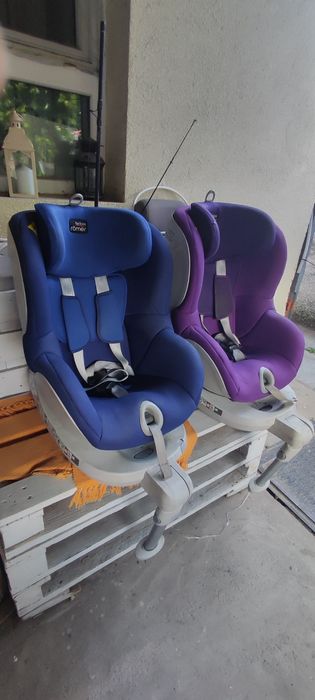 Vând scaune Britax Romer Dualfix M i-size