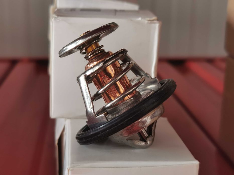 Piese pentru motor Kubota, termostat
