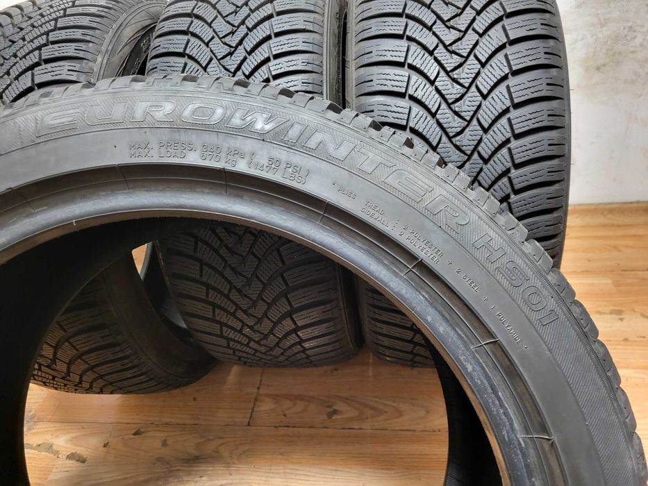 225/45/17 Falken / зимни гуми