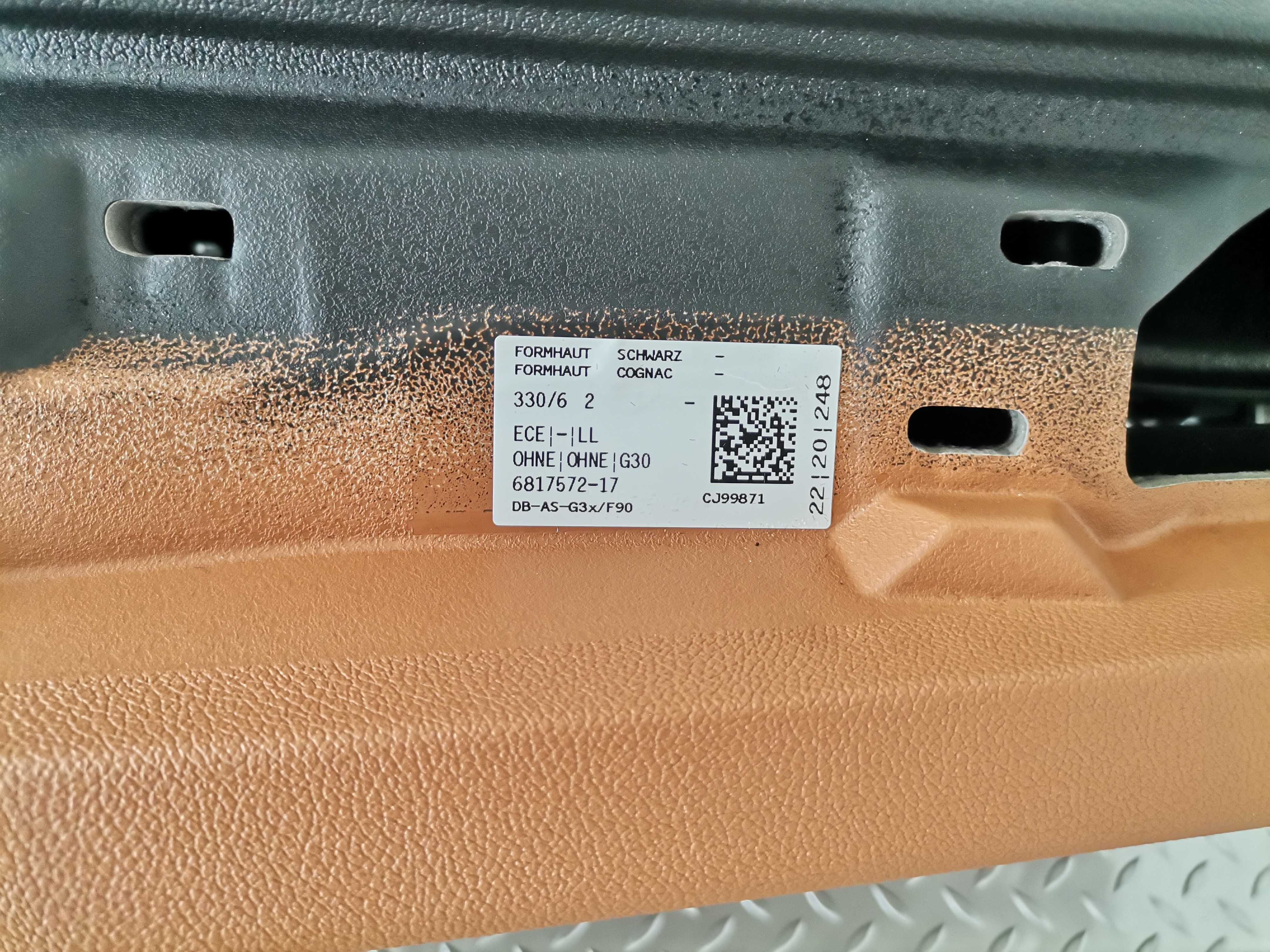 Ново Табло BMW 5 G30 G31 G38 Lci без HUD Cognac гума