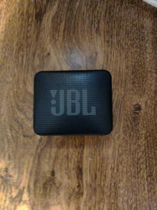 JBL go essential 2